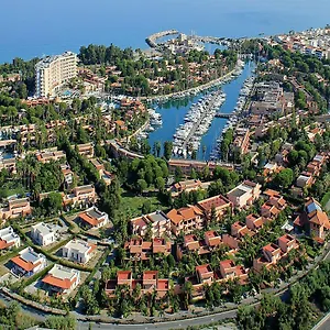 Aparthotel Baia Dei Delfini